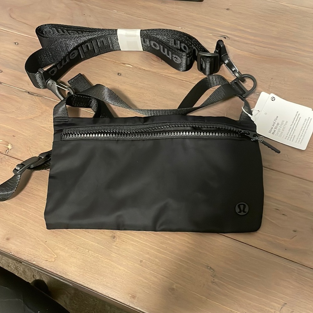 NWT Lululemon Stow and Flow Mat Strap